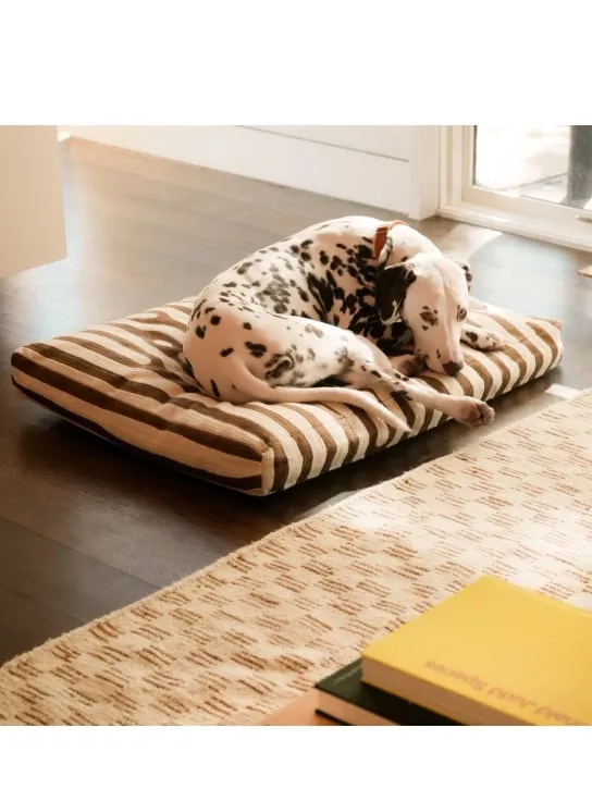 Dusen Dusen   Oak embroidered dog bed 