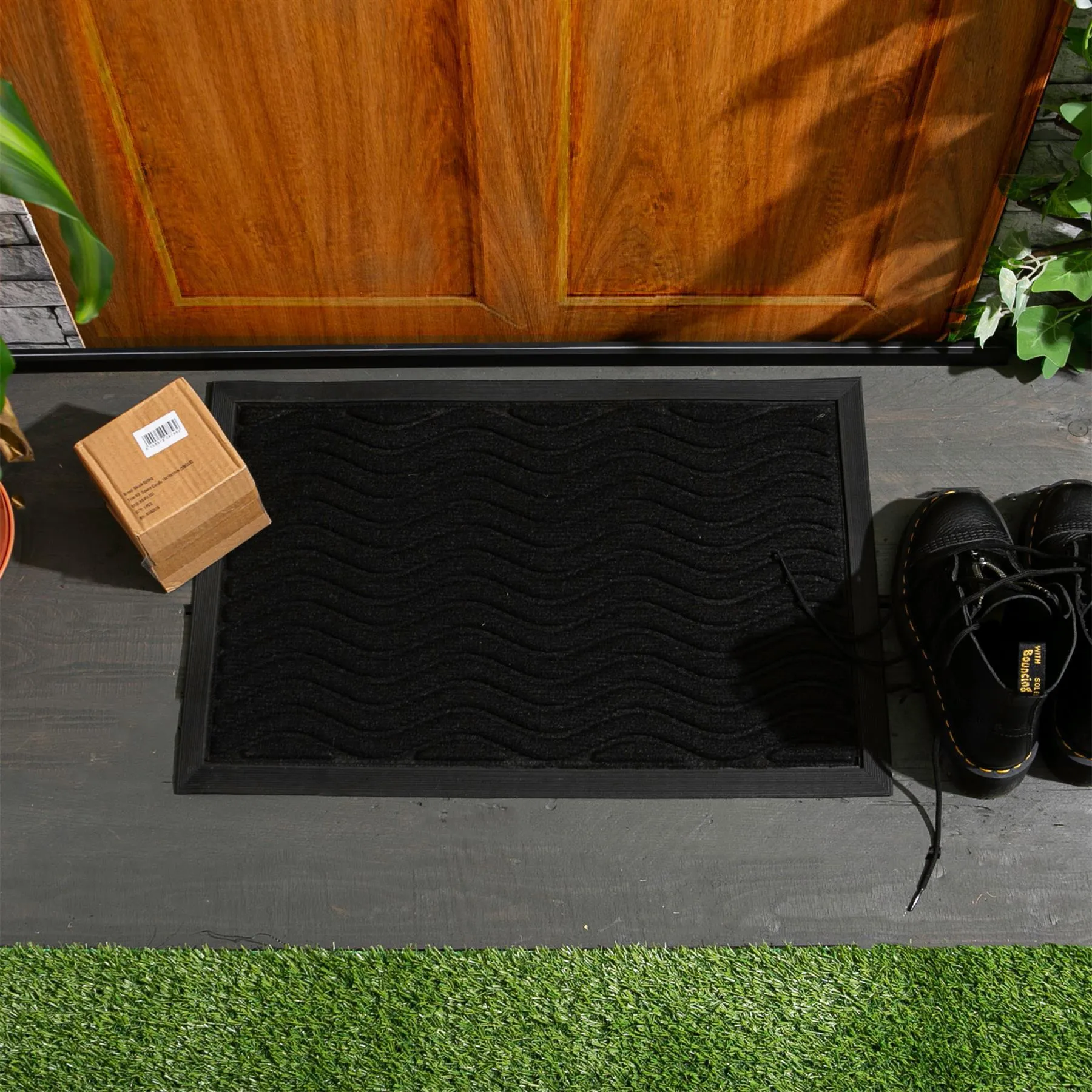 Heavy-Duty Door Mat - 90cm x 60cm - Black Wave - By Nicola Spring