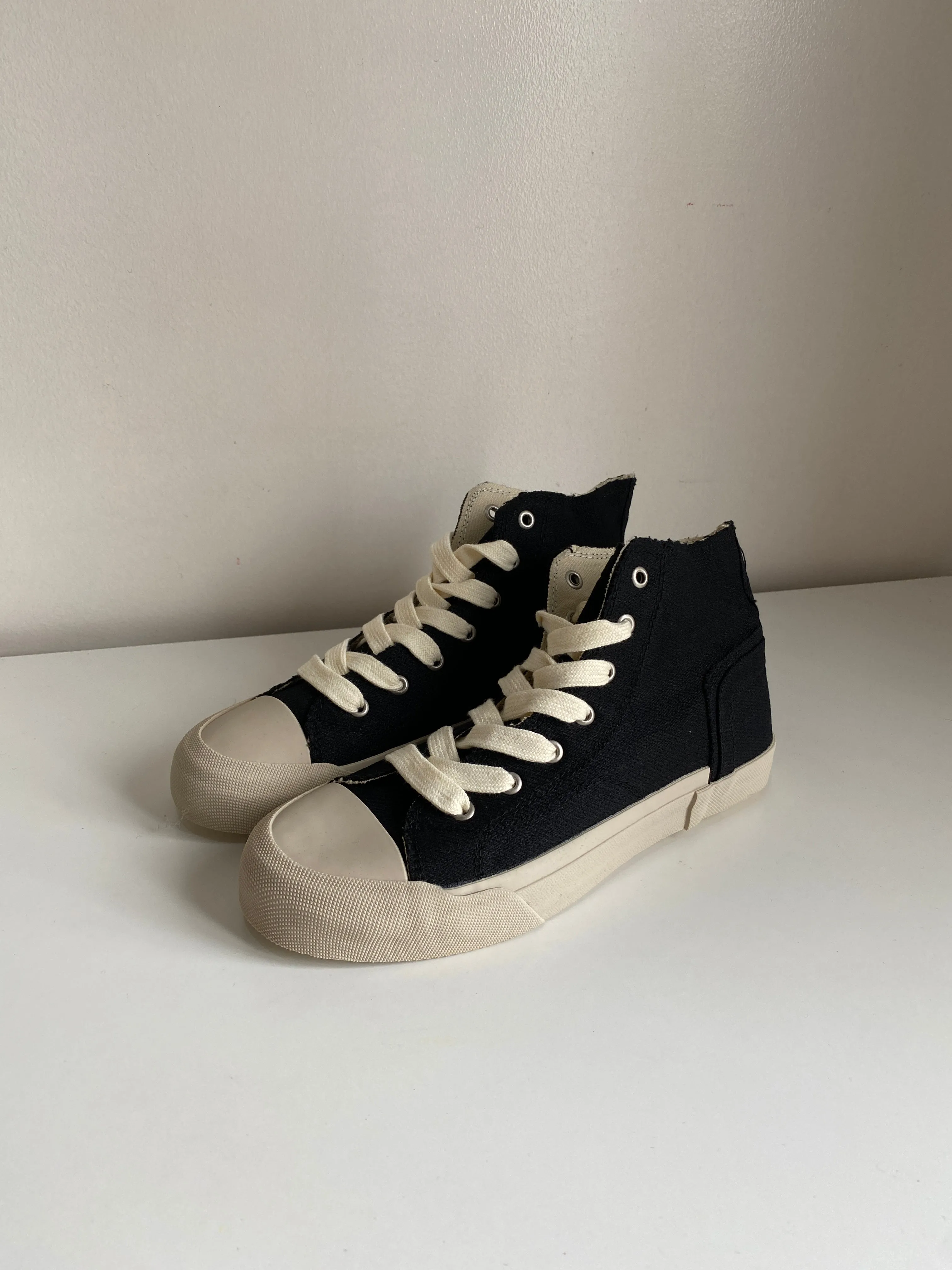 High Top Canvas Sneakers - Black