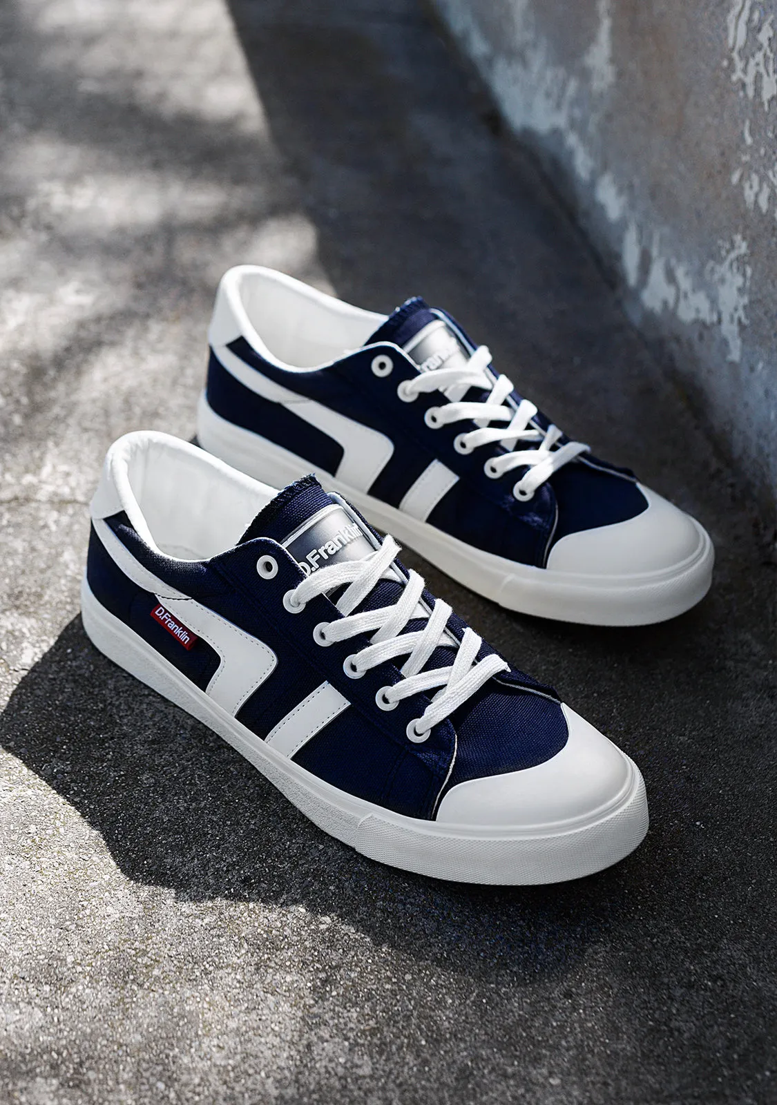 Thunderbird White / Navy