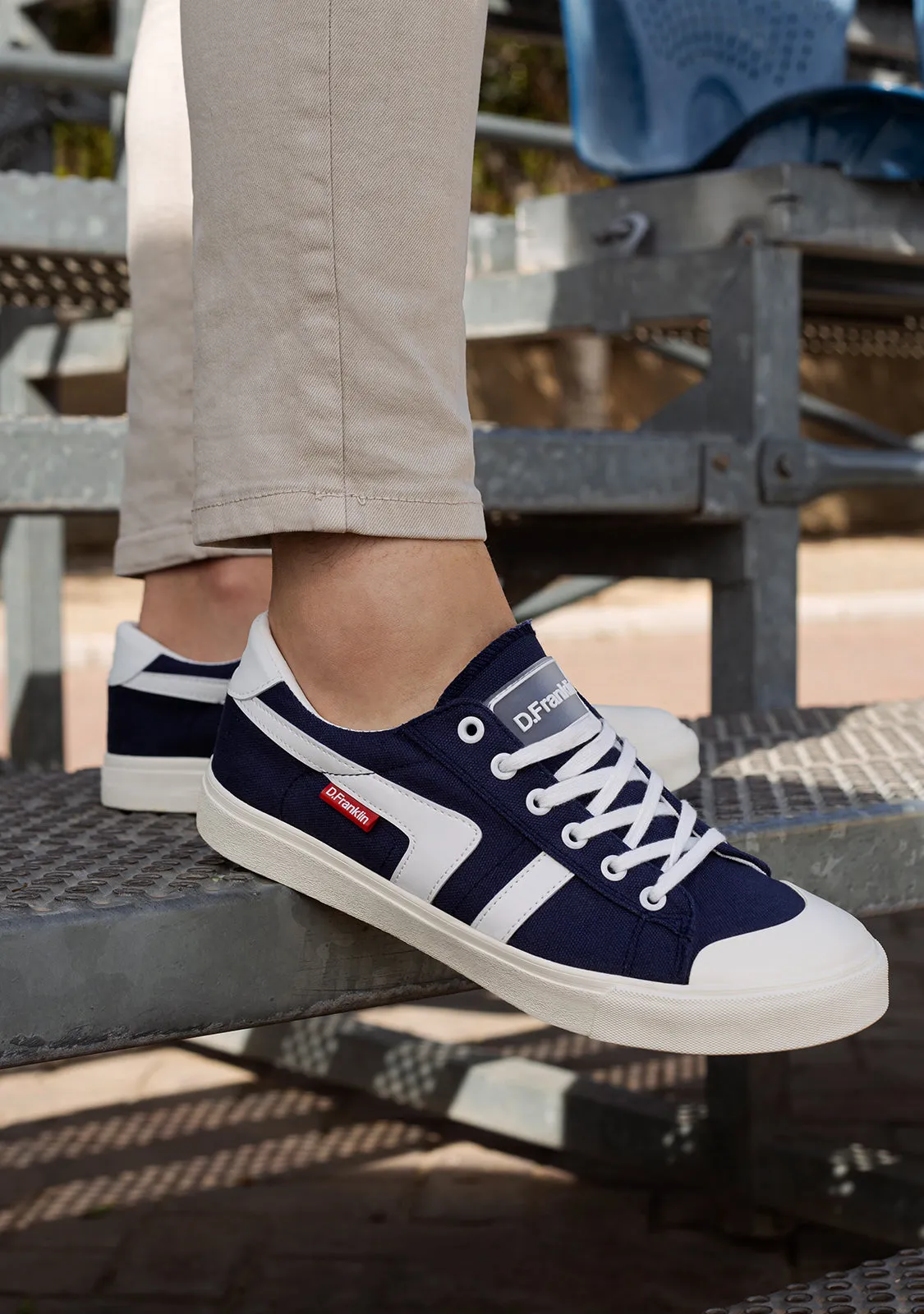 Thunderbird White / Navy